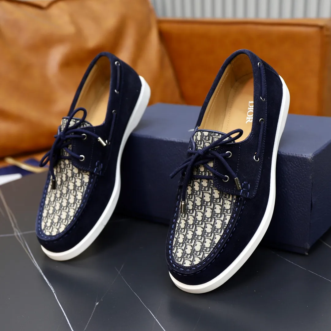 Ex-factory price: 540🙅‍♂️🙅‍♂️🙅‍♂️ Brand: Dior DIOR Standard code: Men's code 38/44 (45 can be customized) Grade: Same as the official website Material: Original cowhide stitching, cowhide lining, original TPU wear-resistant soft outsole Style categories: Leisure and sports version, footwear for driving, young fashion, European and American trends, British style Color: actual picture color